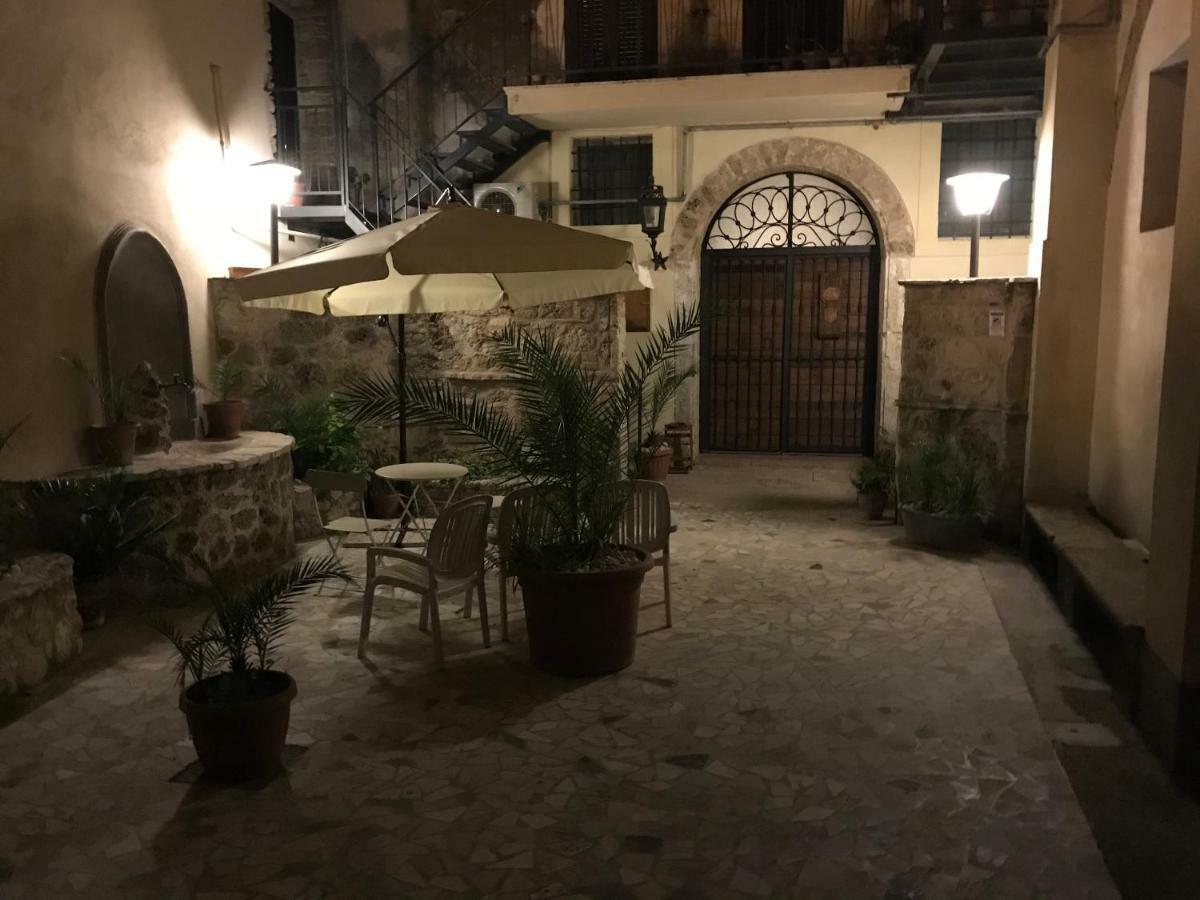 Le Prigioni Del Palazzo B&B Sora Eksteriør billede